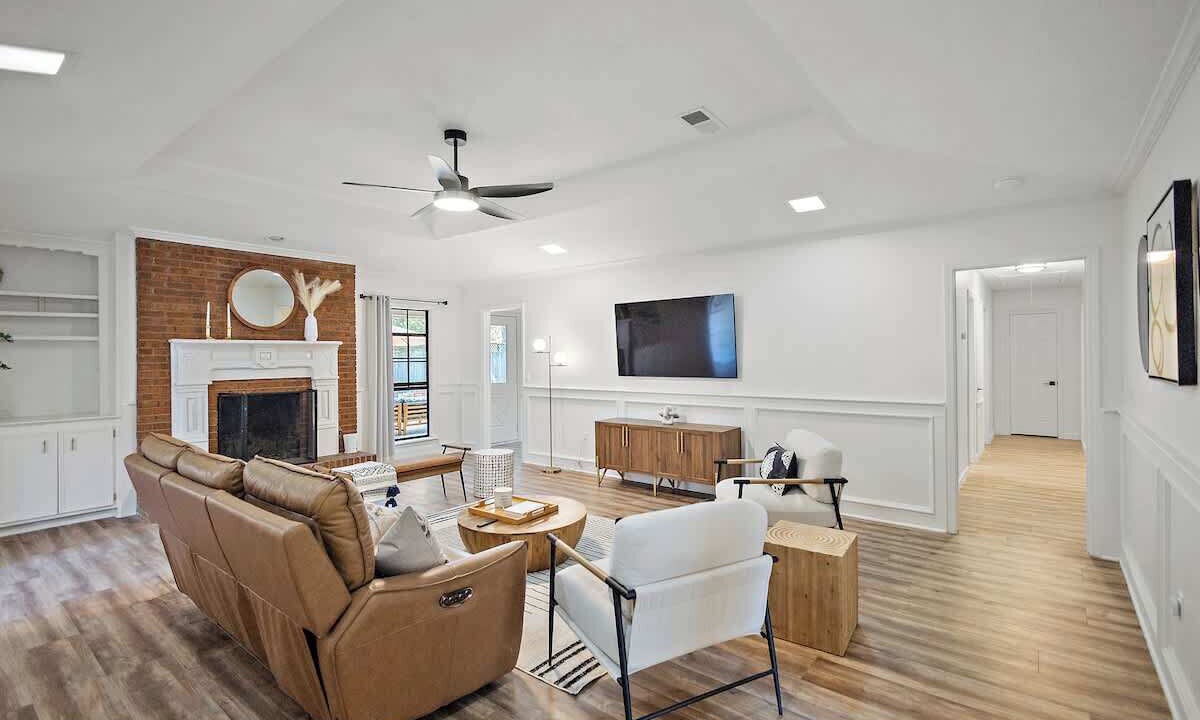 Photo of Livingroom in Tougaloo