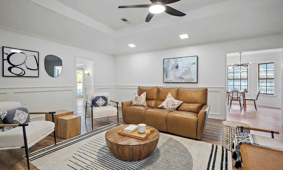 Photo of Livingroom in Tougaloo