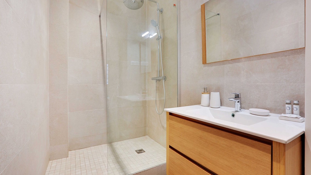 Photo of Bathroom in Porte-Saint-Martin