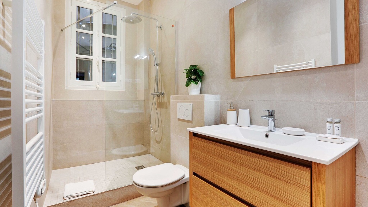 Photo of Bathroom in Porte-Saint-Martin