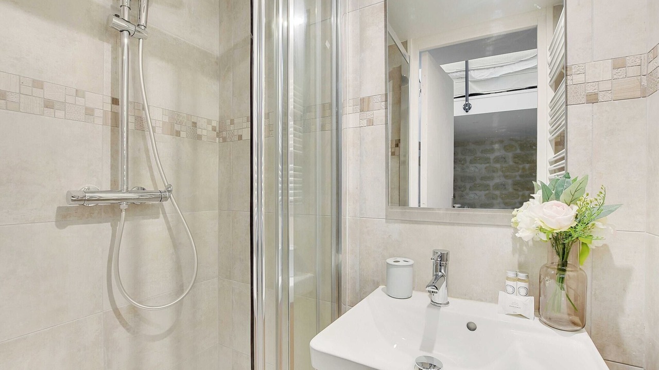 Photo of Bathroom in Le Kremlin-Bicetre