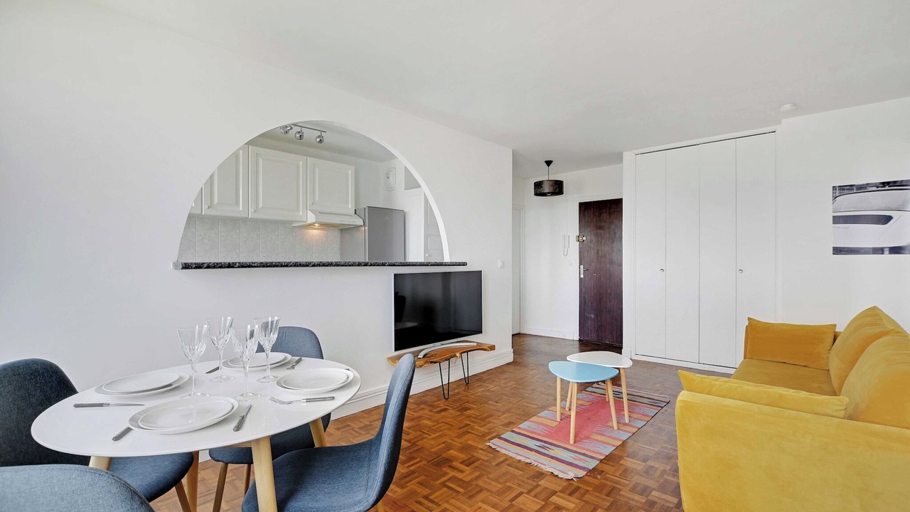 Photo of Livingroom in 19th Arrondissement