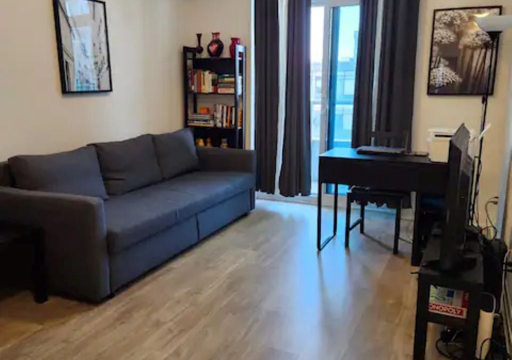 Photo of Livingroom in Bayview Village