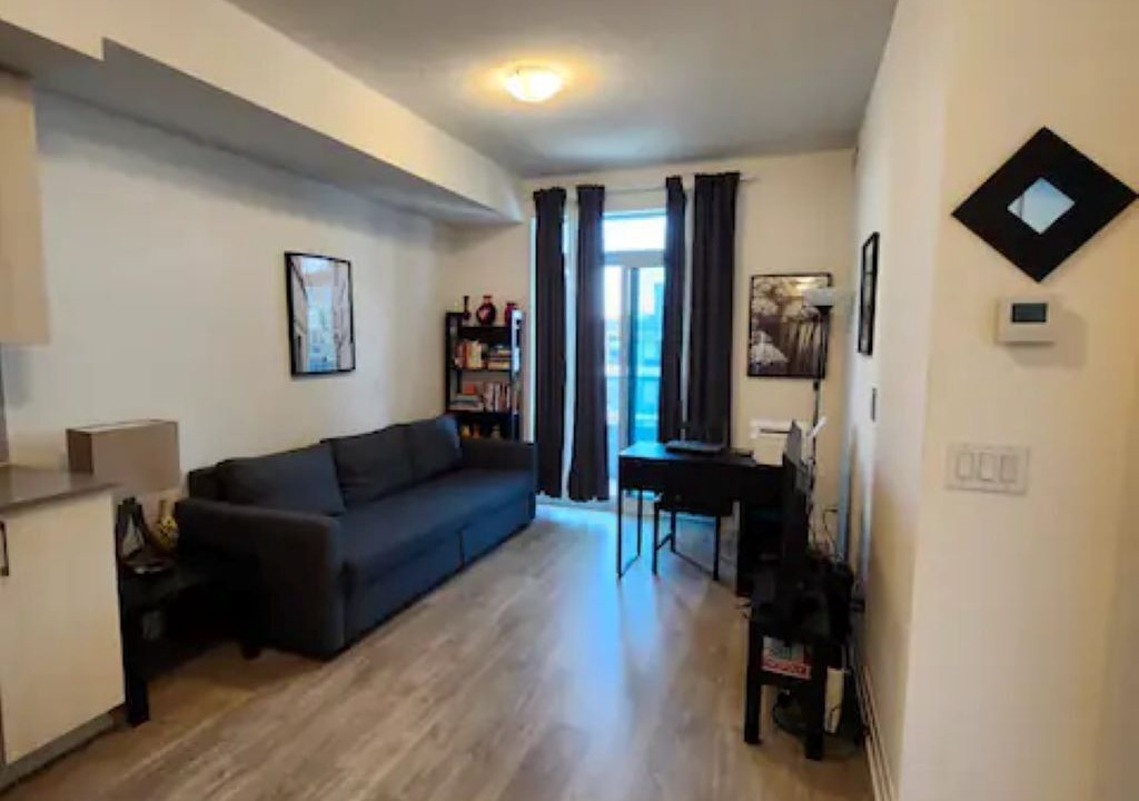Photo of Livingroom in Bayview Village