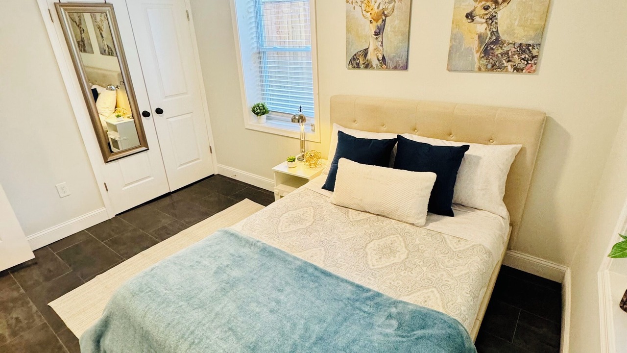 Photo of Bedroom in Mount Rainier