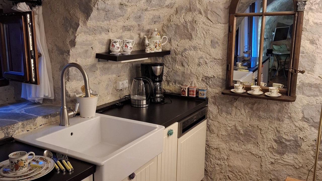 Photo of Kitchen in Saint Alban Auriolles