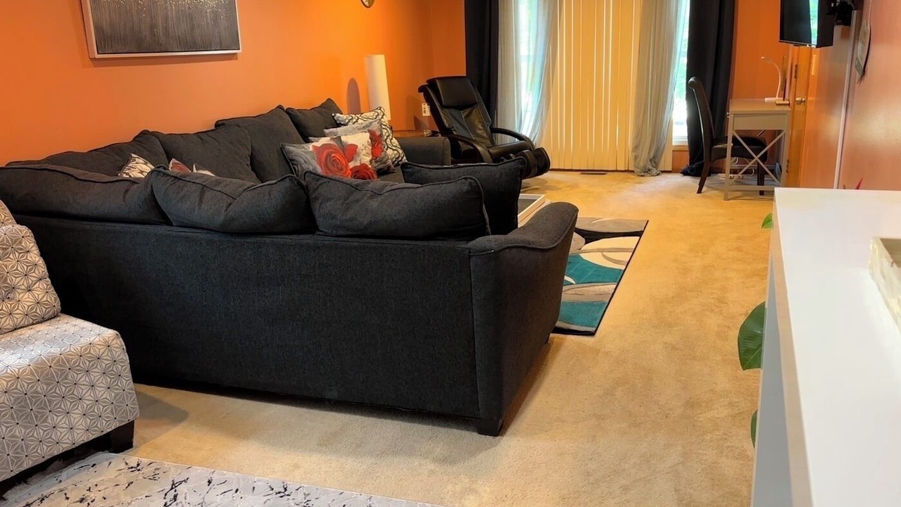 Photo of Livingroom in La Grange