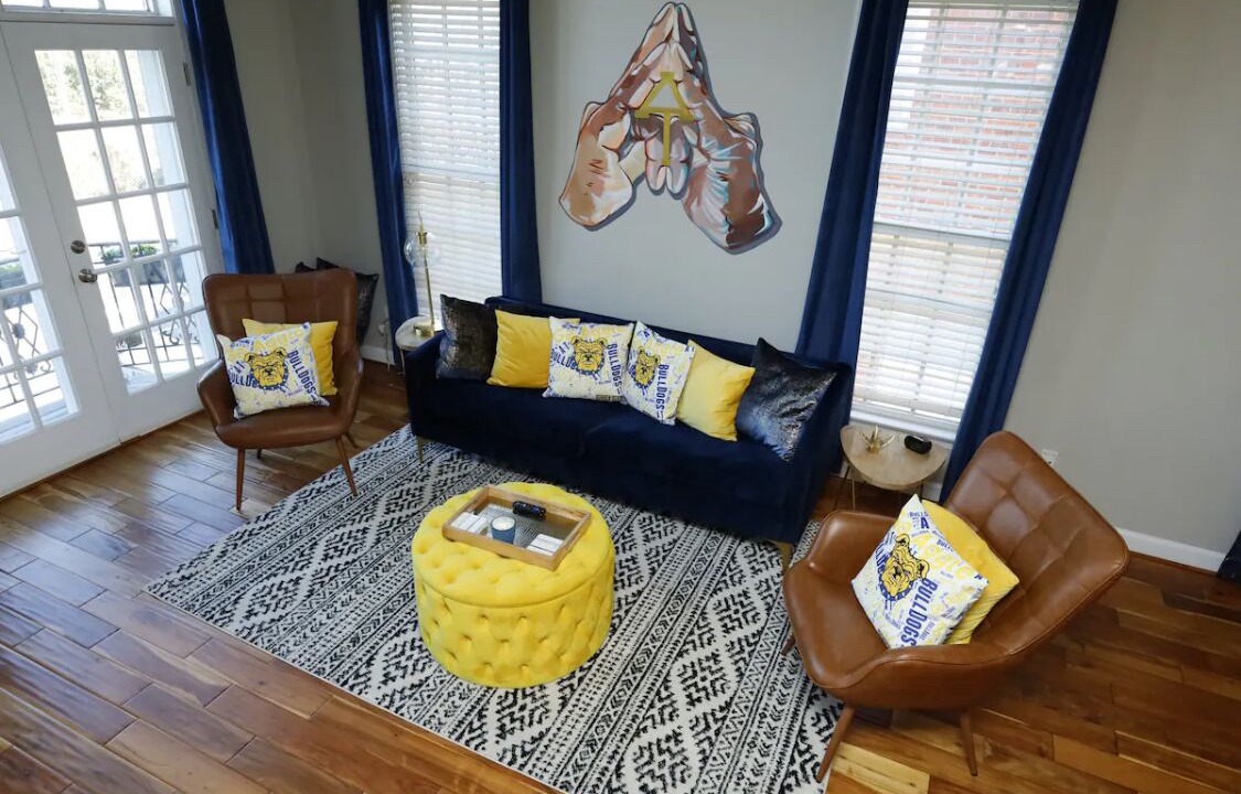 Photo of Livingroom in Downtown Greensboro