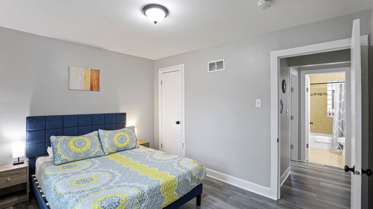 Photo of Bedroom in Fullersburg