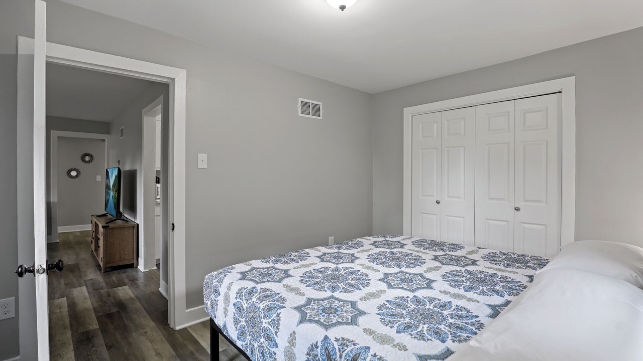 Photo of Bedroom in Fullersburg