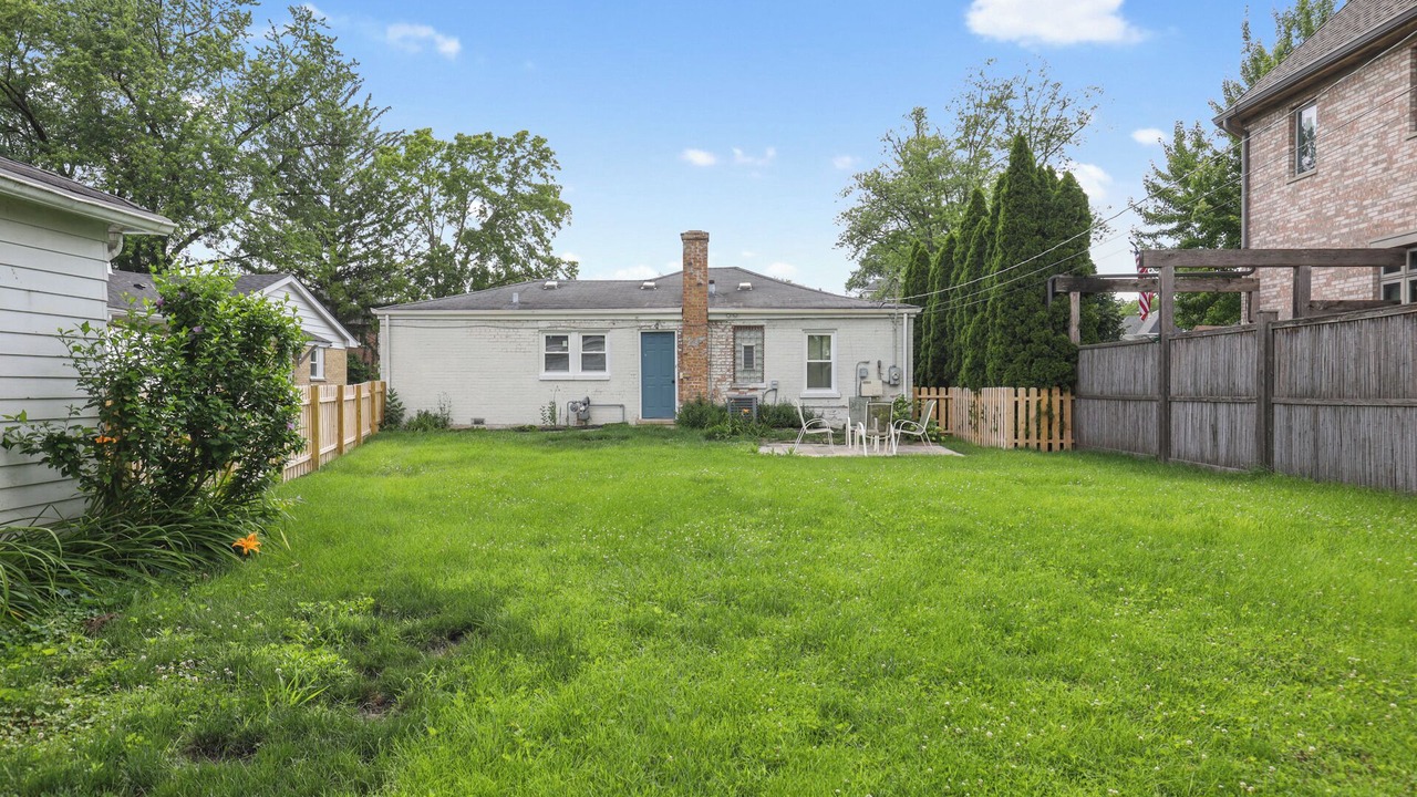 Photo of Outdoor in Fullersburg