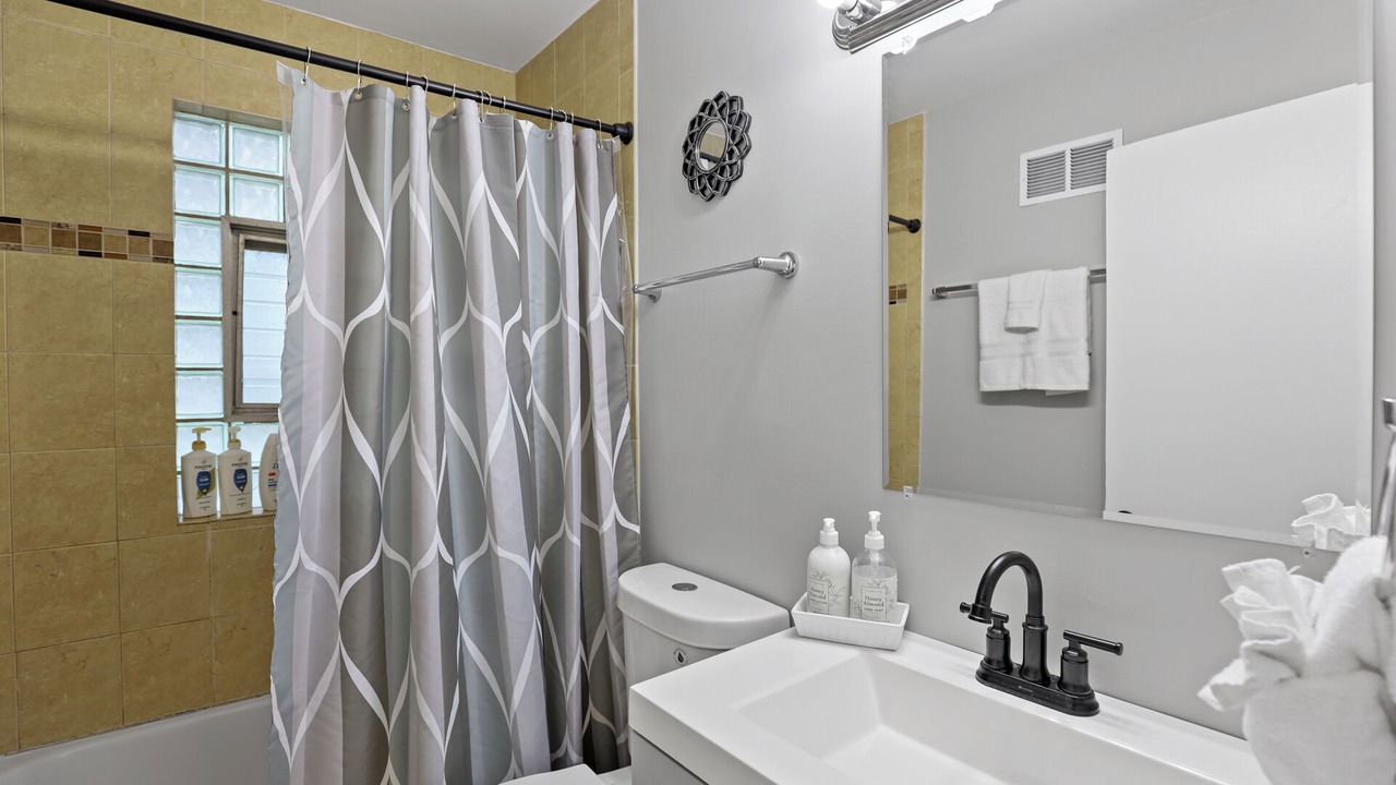 Photo of Bathroom in Fullersburg