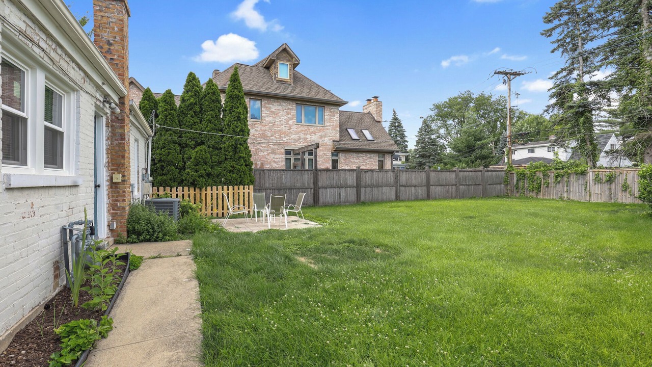 Photo of Outdoor in Fullersburg