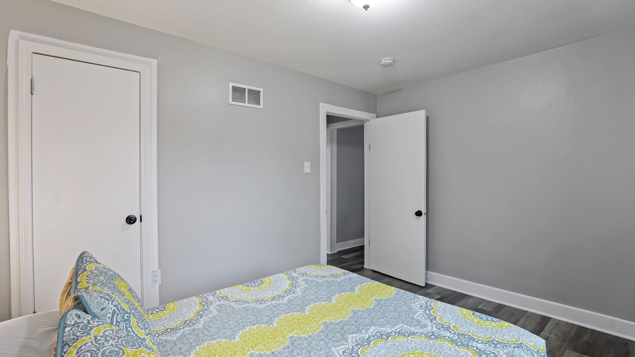 Photo of Bedroom in Fullersburg