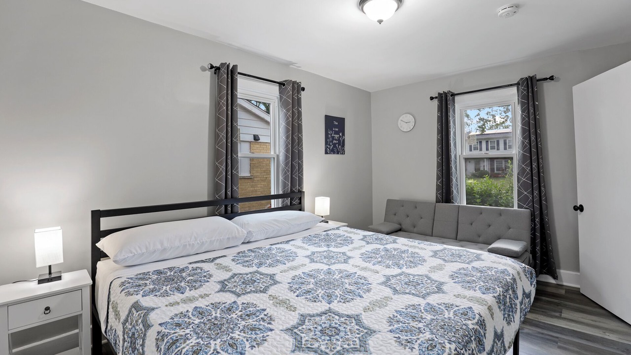 Photo of Bedroom in Fullersburg