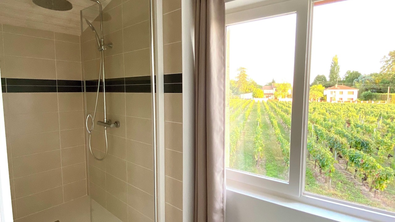 Photo of Bathroom in Libourne