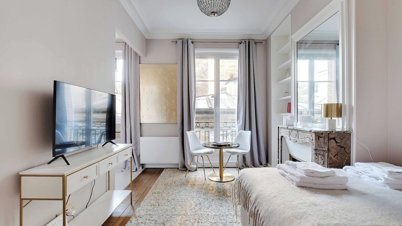 Photo of Bedroom in Batignolles