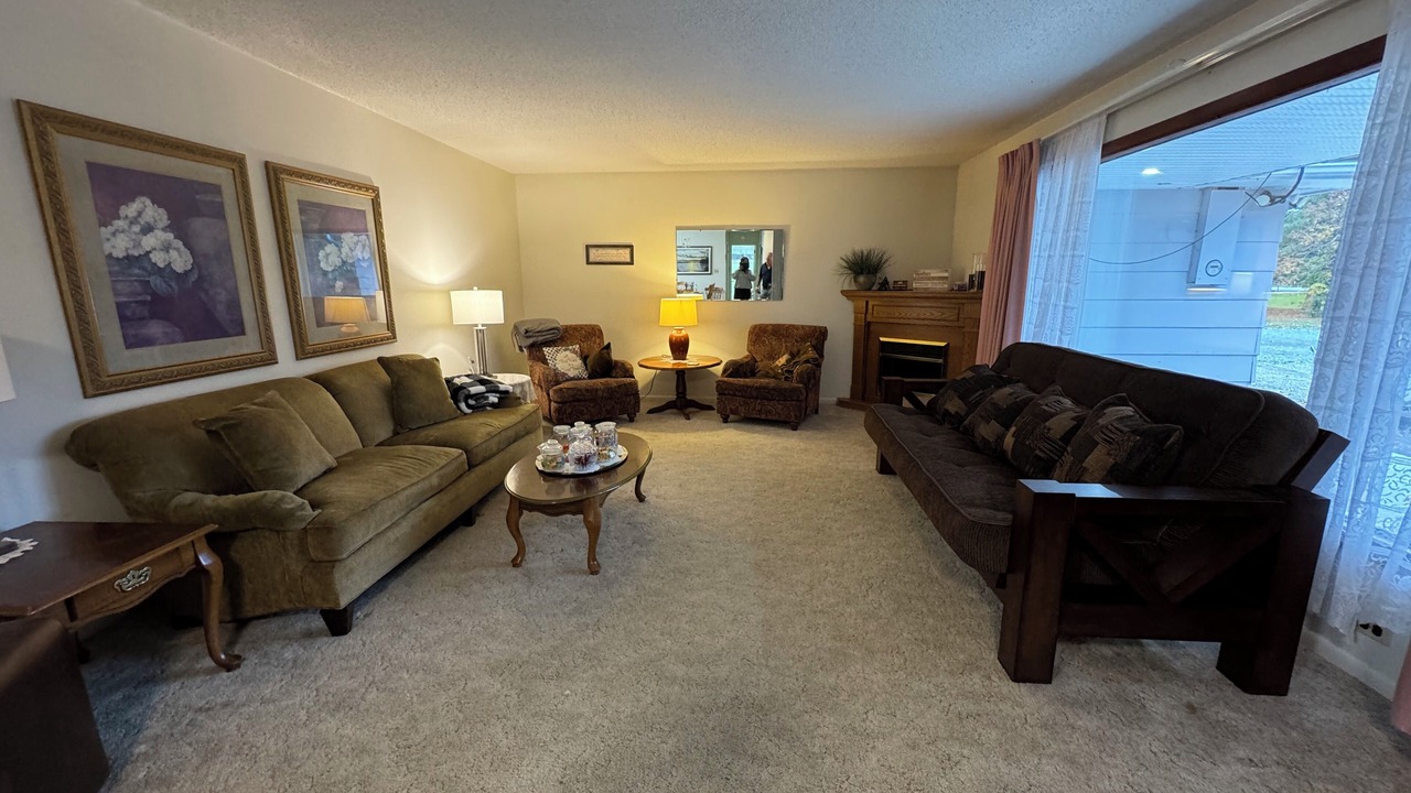 Photo of Livingroom in Dawson