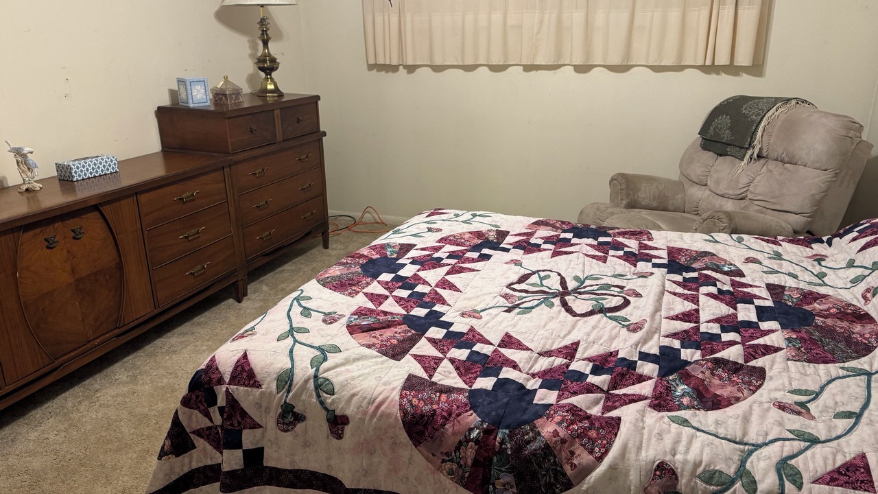Photo of Bedroom in Dawson