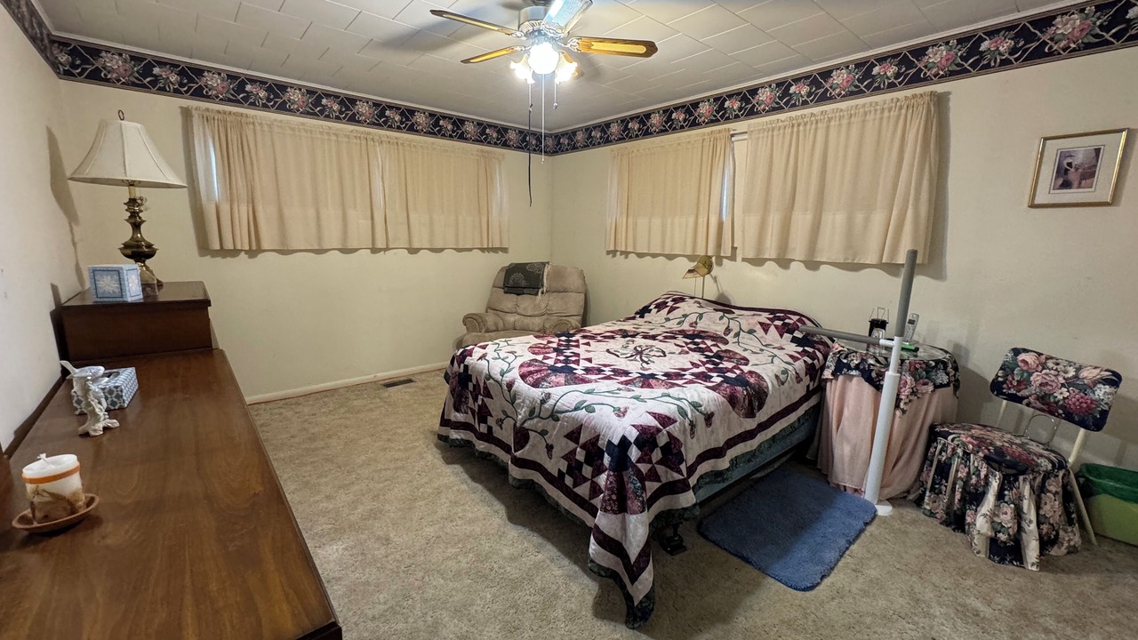 Photo of Bedroom in Dawson