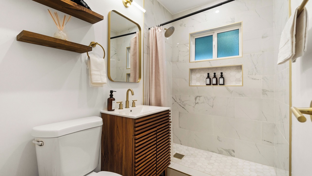 Photo of Bathroom in Winter Gardens