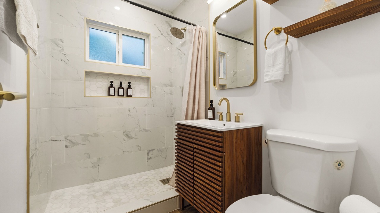 Photo of Bathroom in Winter Gardens