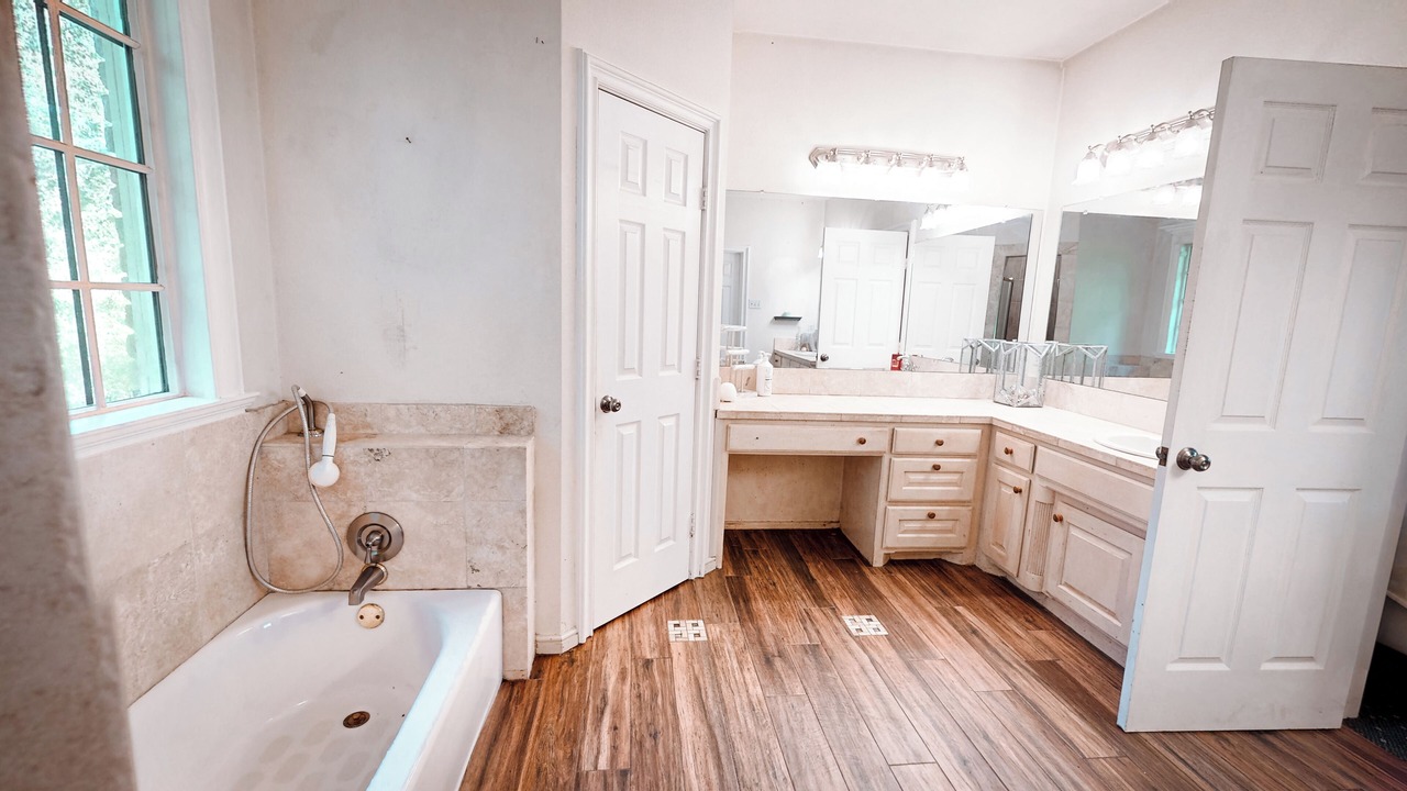 Photo of Bathroom in Elmo