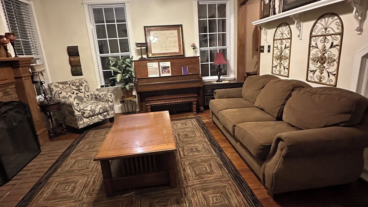Photo of Livingroom in Elmo