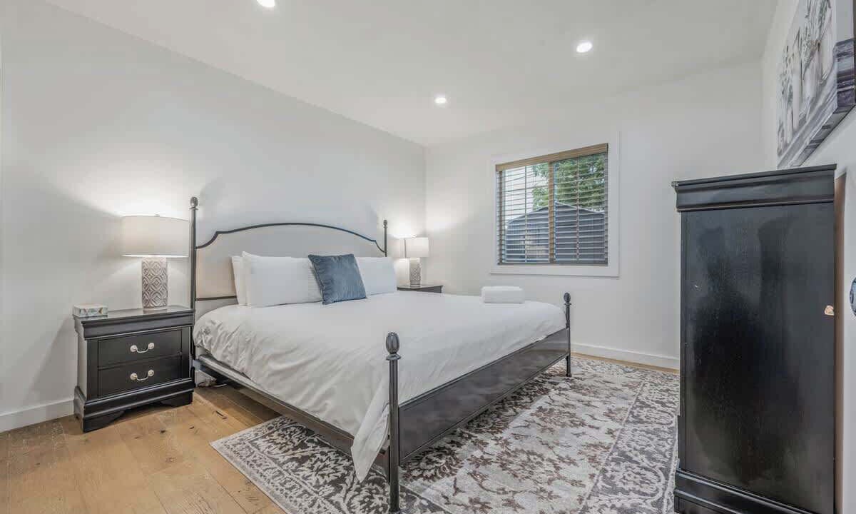 Photo of Bedroom in Northridge