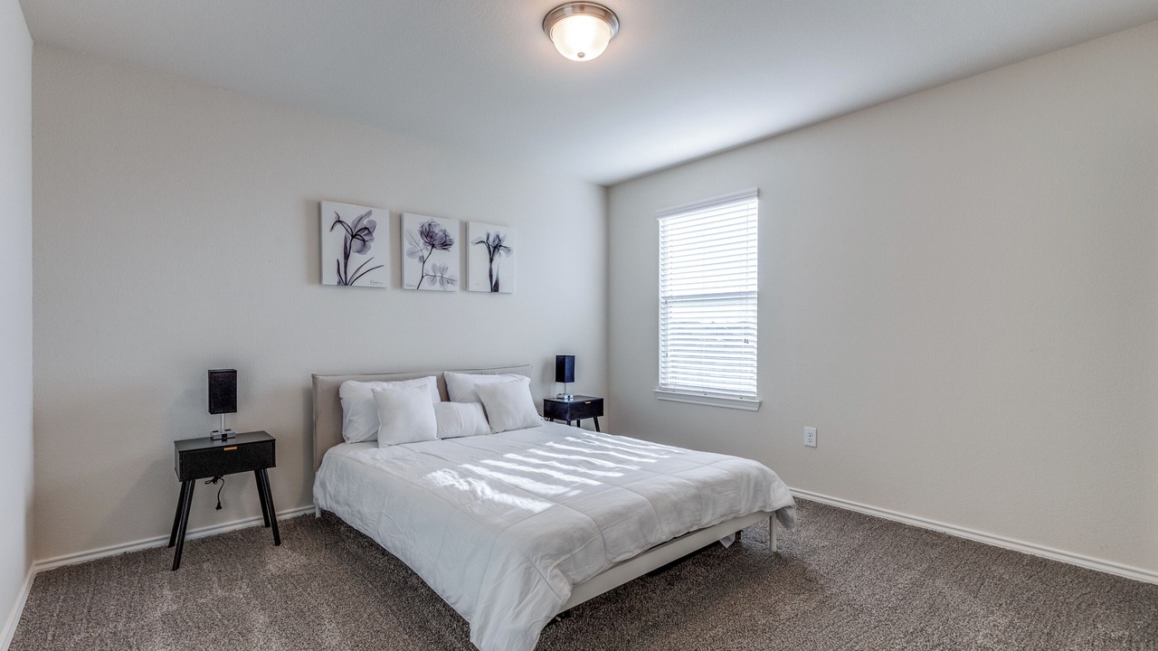 Photo of Bedroom in Aubrey
