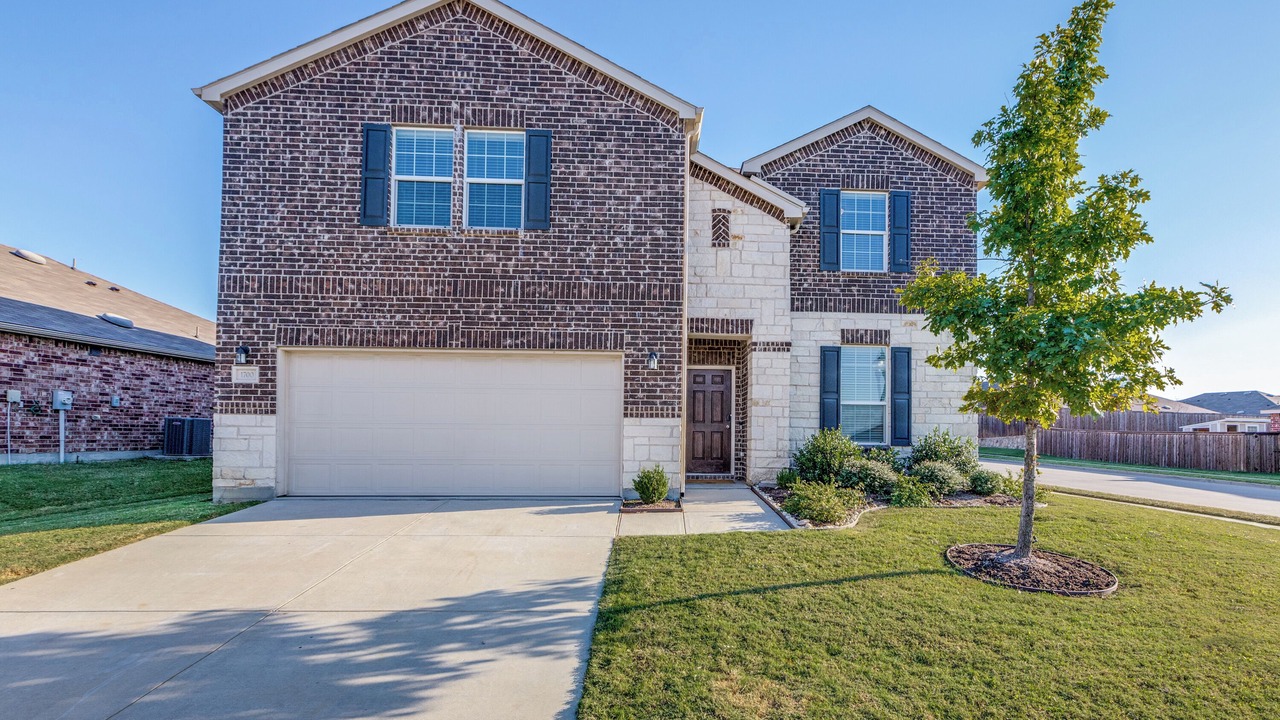 Photo of Outdoor in Aubrey