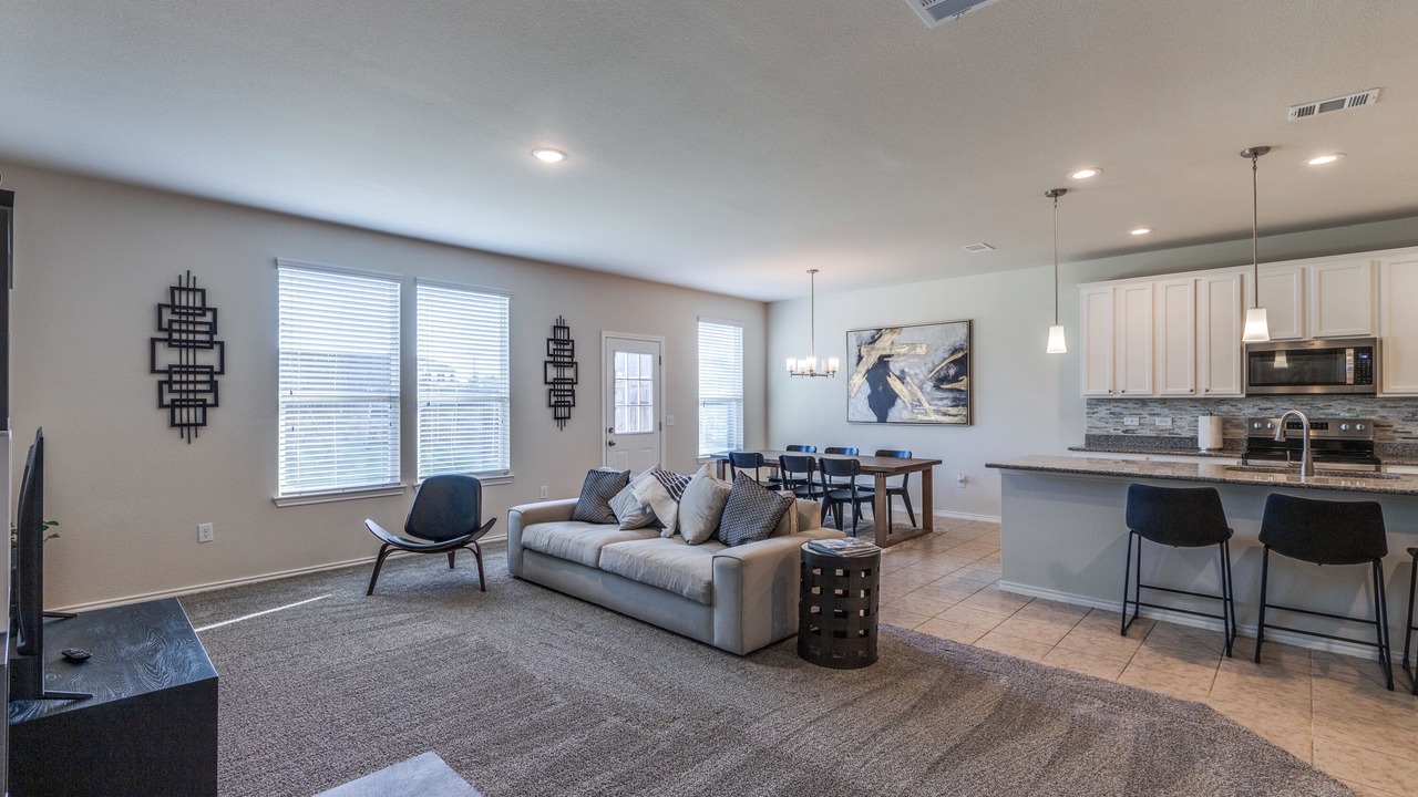 Photo of Livingroom in Aubrey