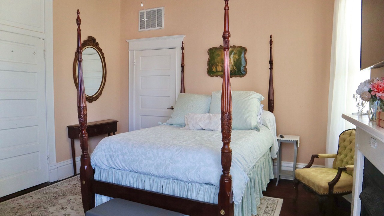 Photo of Bedroom in Natchez