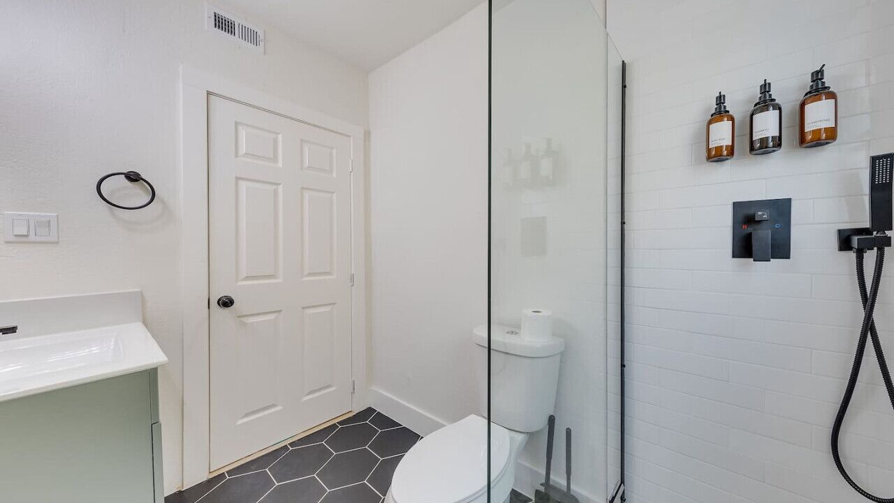 Photo of Bathroom in South Central Houston