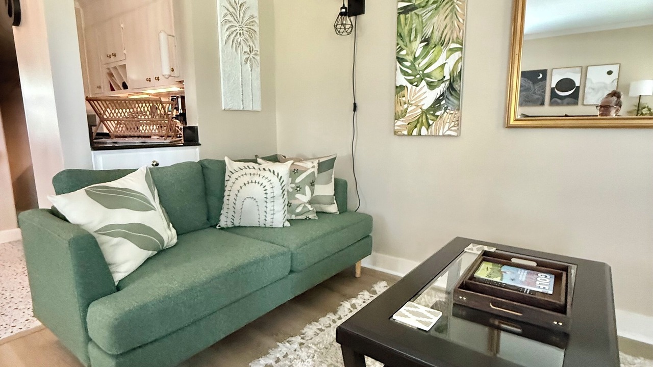 Photo of Livingroom in Daphne
