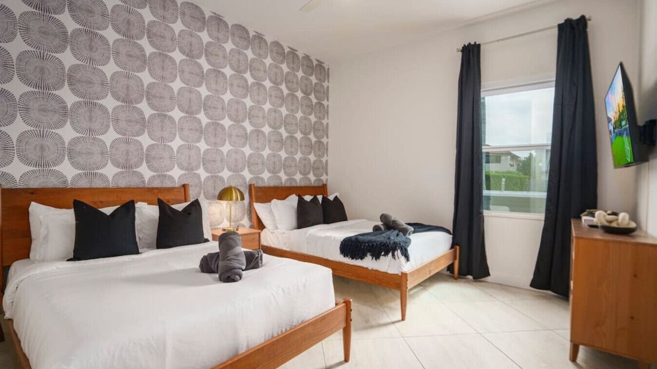Photo of Bedroom in Ludlam