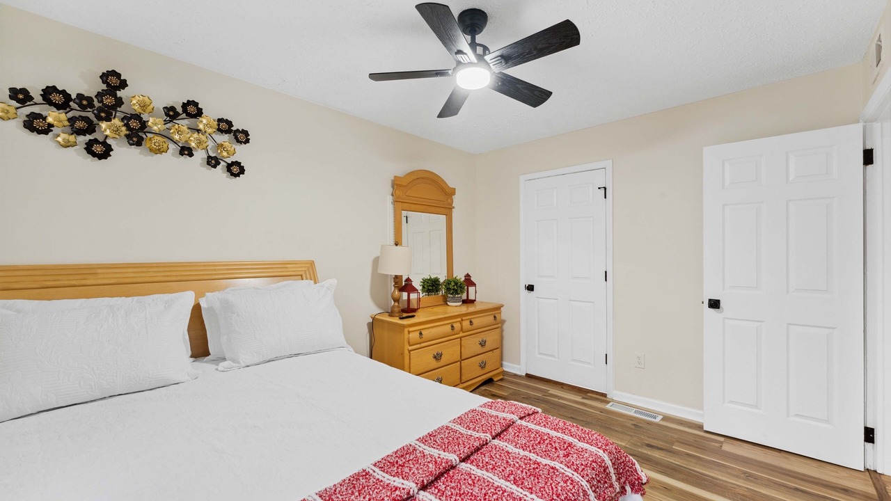 Photo of Bedroom in Forest Park