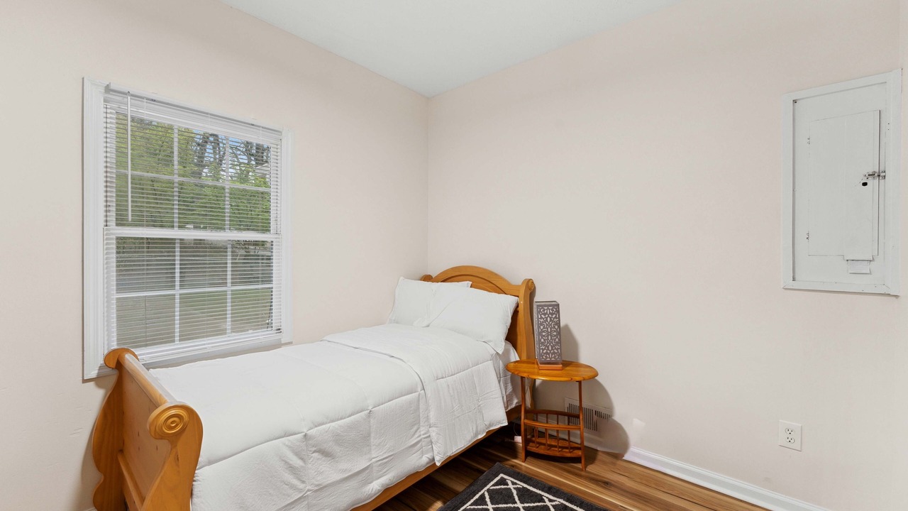 Photo of Bedroom in Forest Park