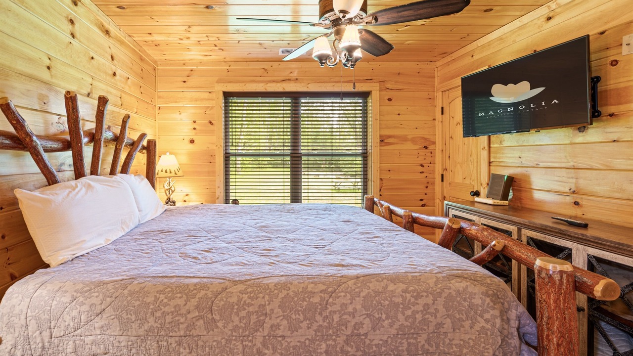 Photo of Bedroom in Rocky Grove