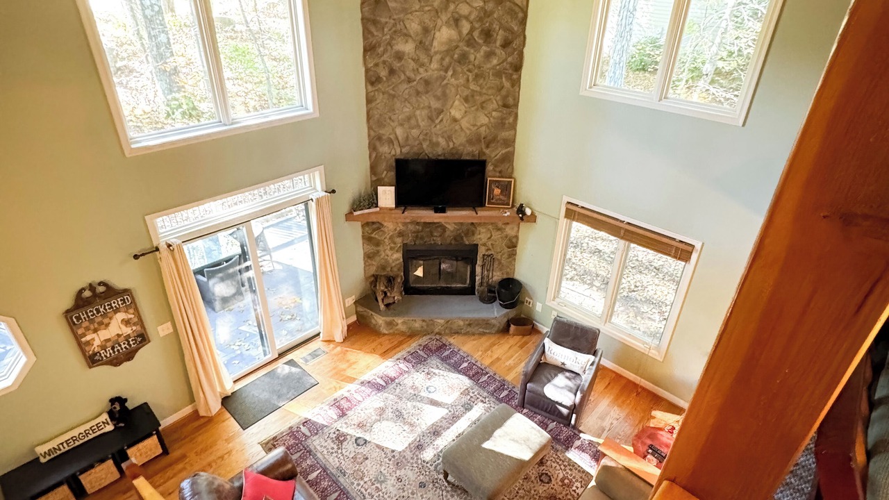 Photo of Livingroom in Chestnut Springs