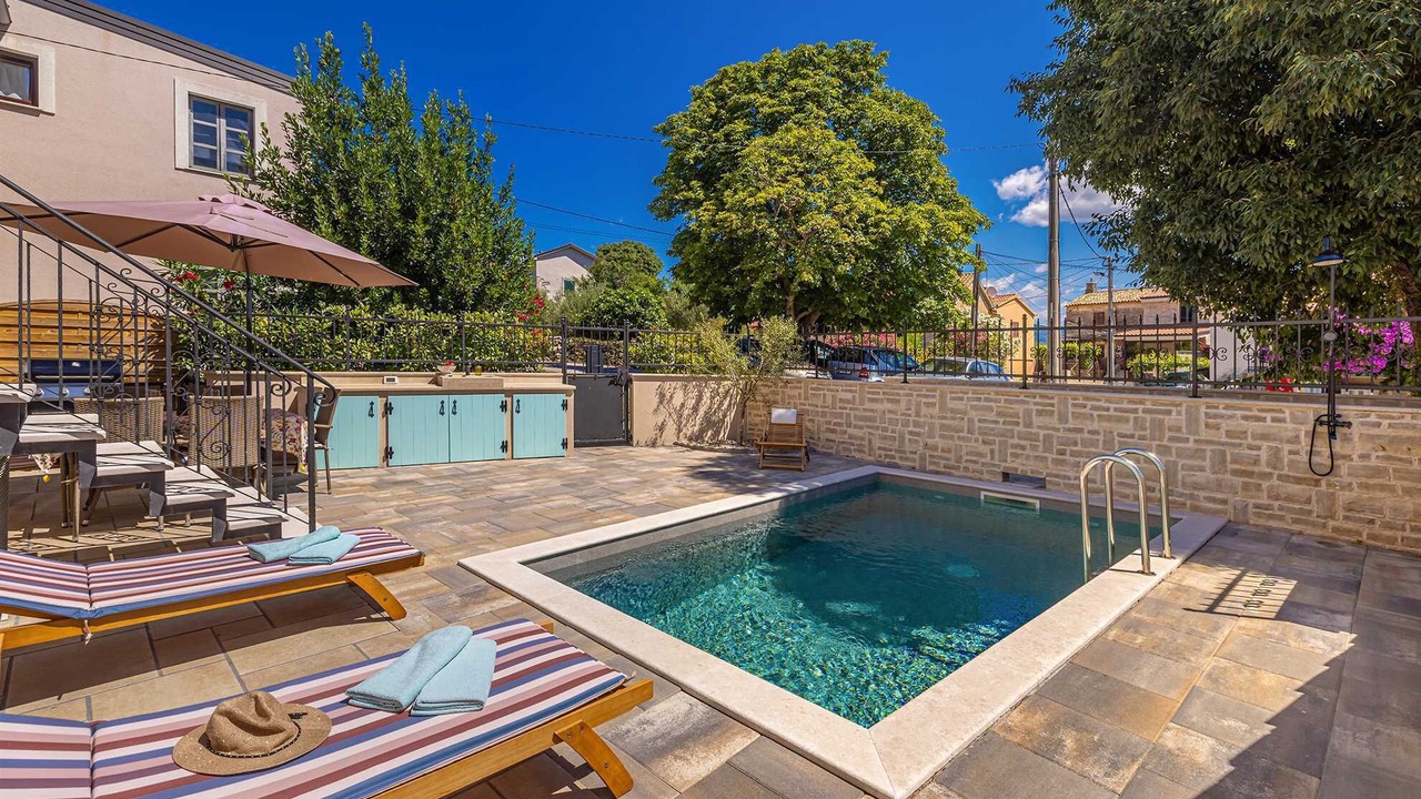 Photo of Outdoor in Risika