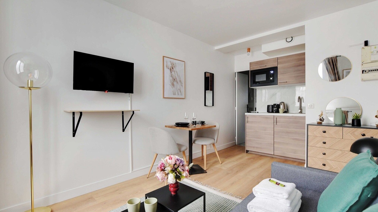 Photo of Livingroom in 17th Arrondissement