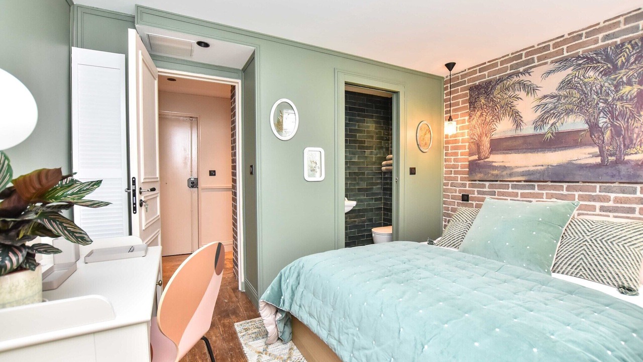 Photo of Bedroom in Arts-et-Metiers
