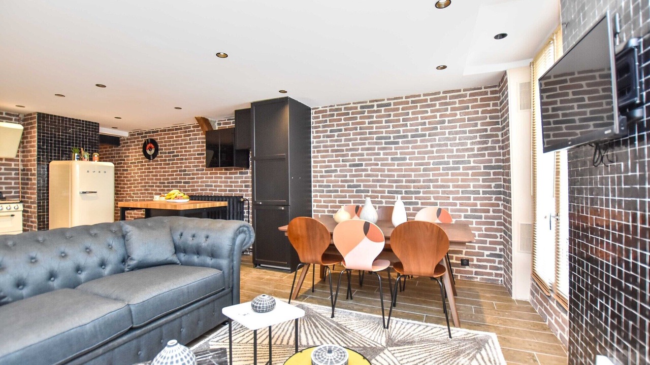 Photo of Livingroom in Arts-et-Metiers