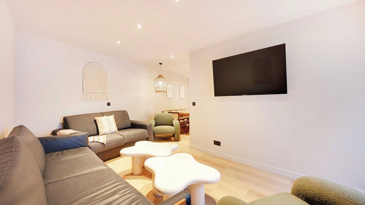 Photo of Livingroom in Butte-aux-Cailles