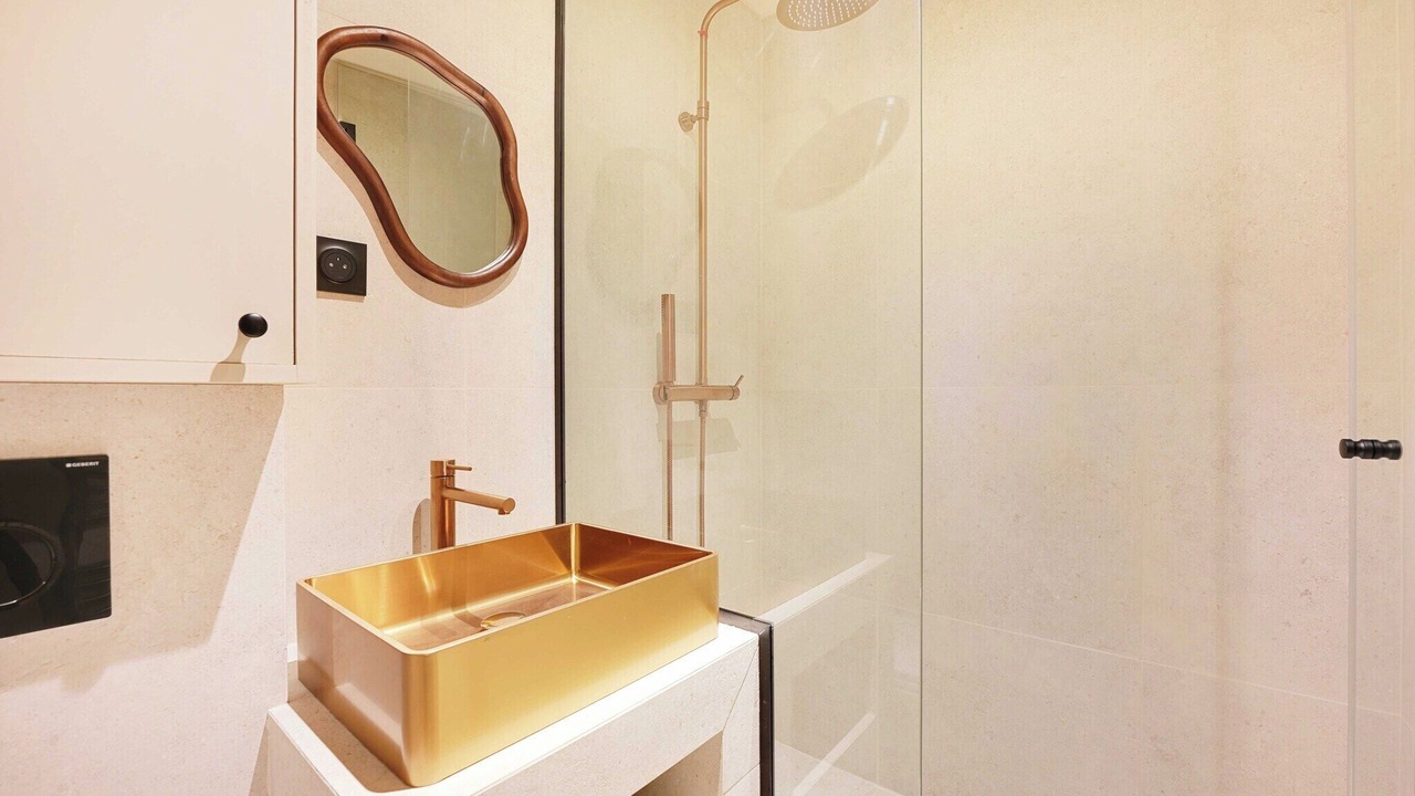 Photo of Bathroom in Butte-aux-Cailles