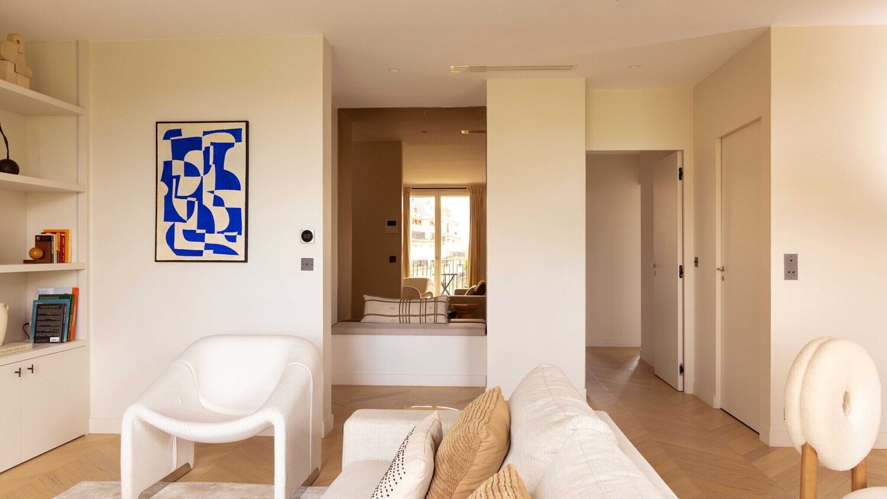 Photo of Livingroom in Chaillot
