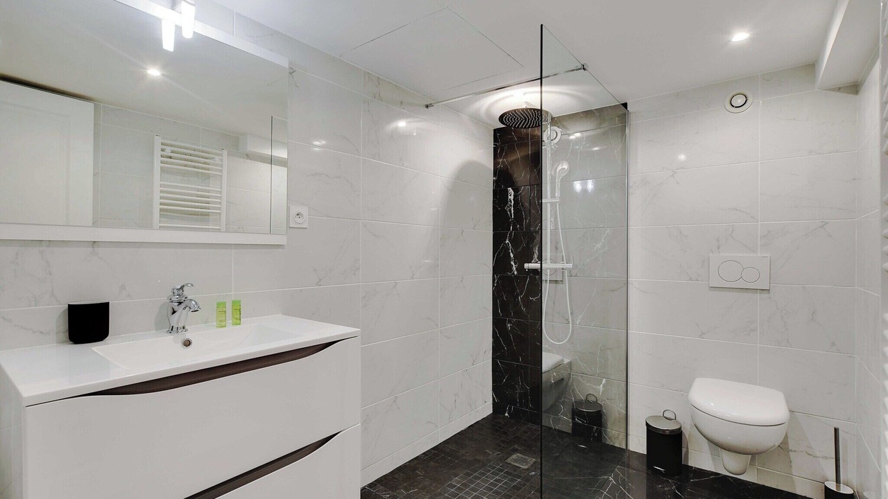 Photo of Bathroom in Vivienne
