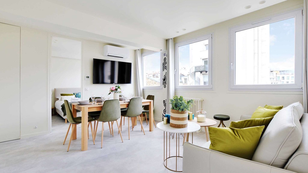 Photo of Livingroom in 8th Arrondissement