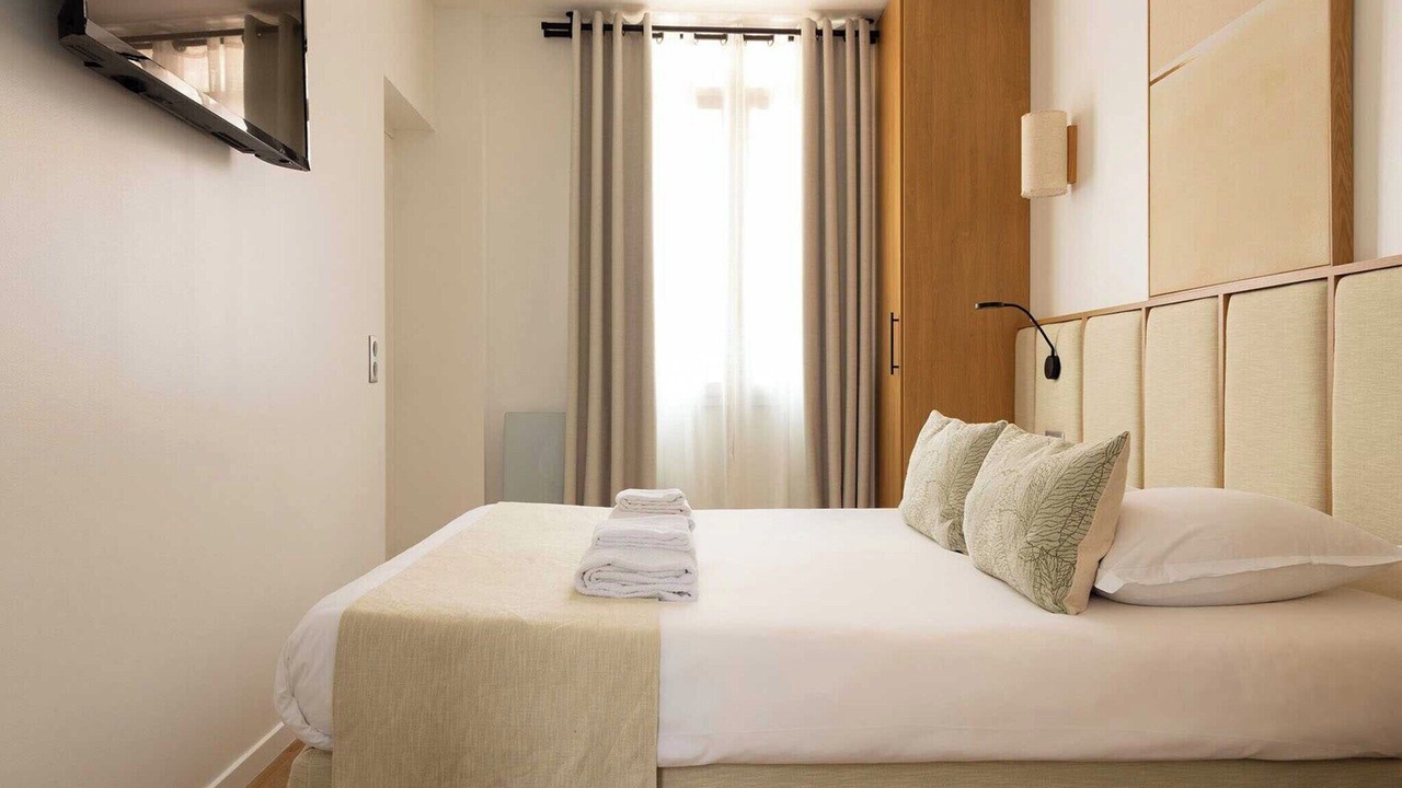 Photo of Bedroom in Val-de-Grace
